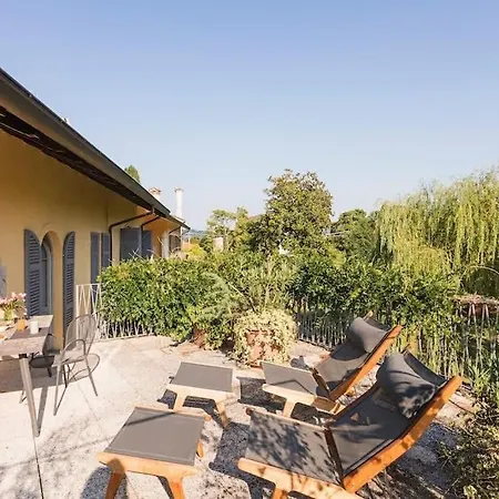 Near The Lakeside Βίλα Lesa