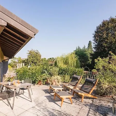 Βίλα Near The Lakeside