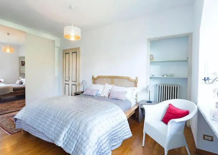 Vila Near The Lakeside Lesa